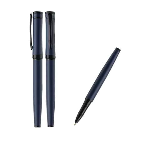 promosyon lacivert metal roller kalem, siyah kapak ve klipsli, beyaz fonda çift görünüm