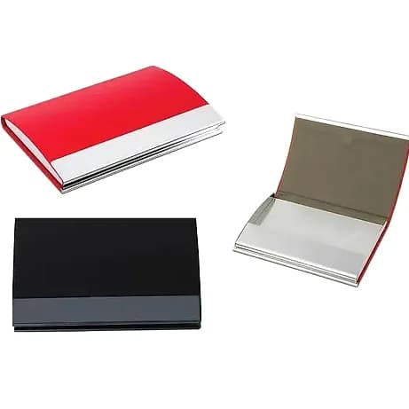 Suni deri kartvizitlik, kırmızı ve siyah kapak, gümüş metal detay; promosyon ürünü