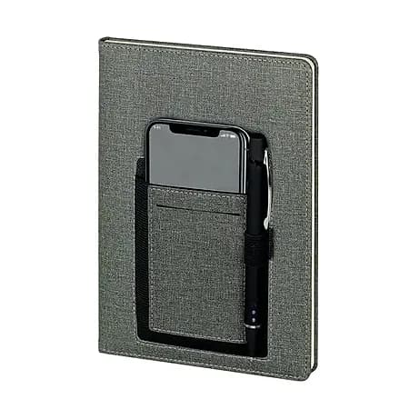 promosyon gri suni deri defter, kare cepte telefon ve yanında kalem, beyaz fon