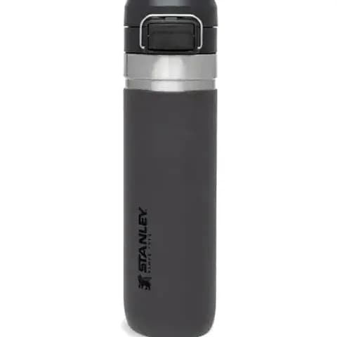 Stanley Quick Flip Water Bottle 0,7L Charcoal — toptan promosyon siparişlerine uygun